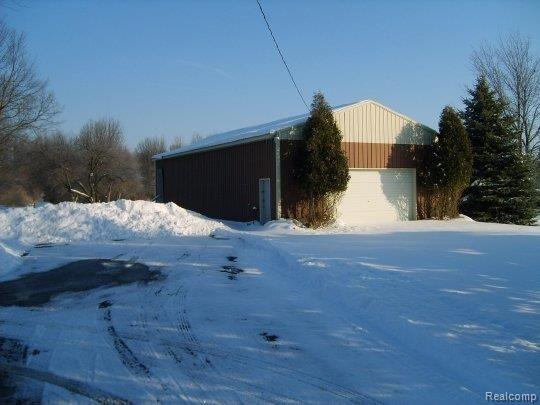 8035 East Holly Road Holly, MI 48442 - Photo 3 of 3 Pole Barn