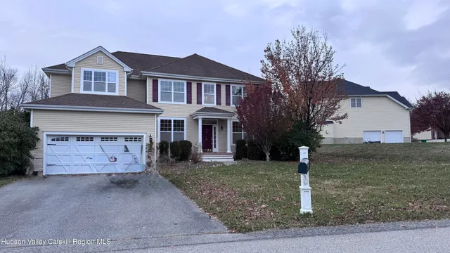 $2,850 | 245 Buttonwood Way, Hopewell Junction, NY 12533