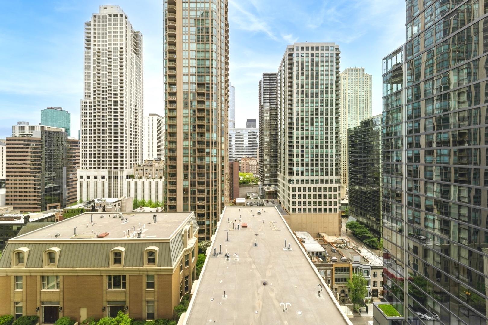 25 East Superior Street, Unit 1801 Chicago, IL 60611 - Photo 16 of 23 a view of balcony with a potted plant