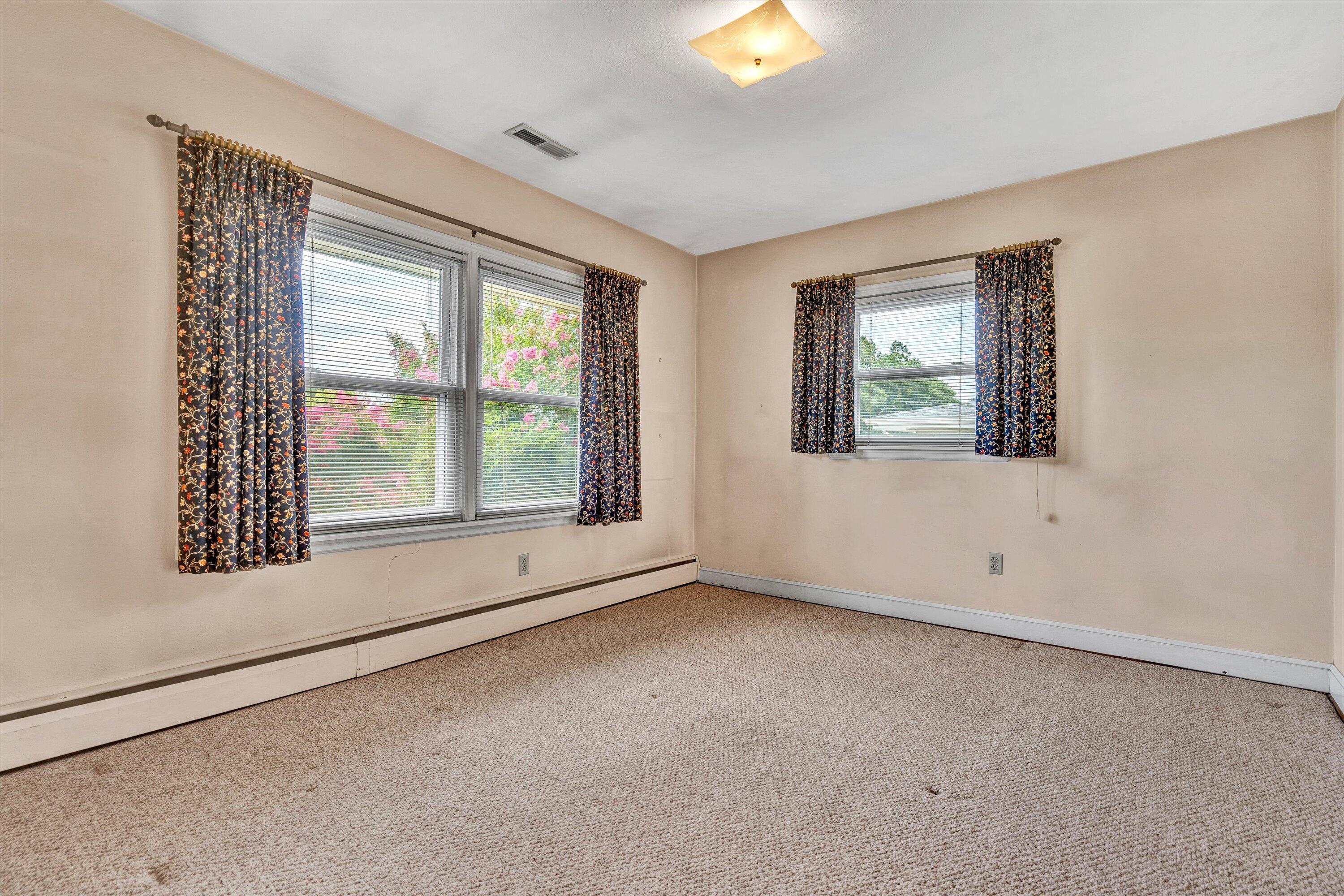 2433 Northminster Road Northwest Roanoke, VA 24012 - Photo 17 of 35 15-DSC04082