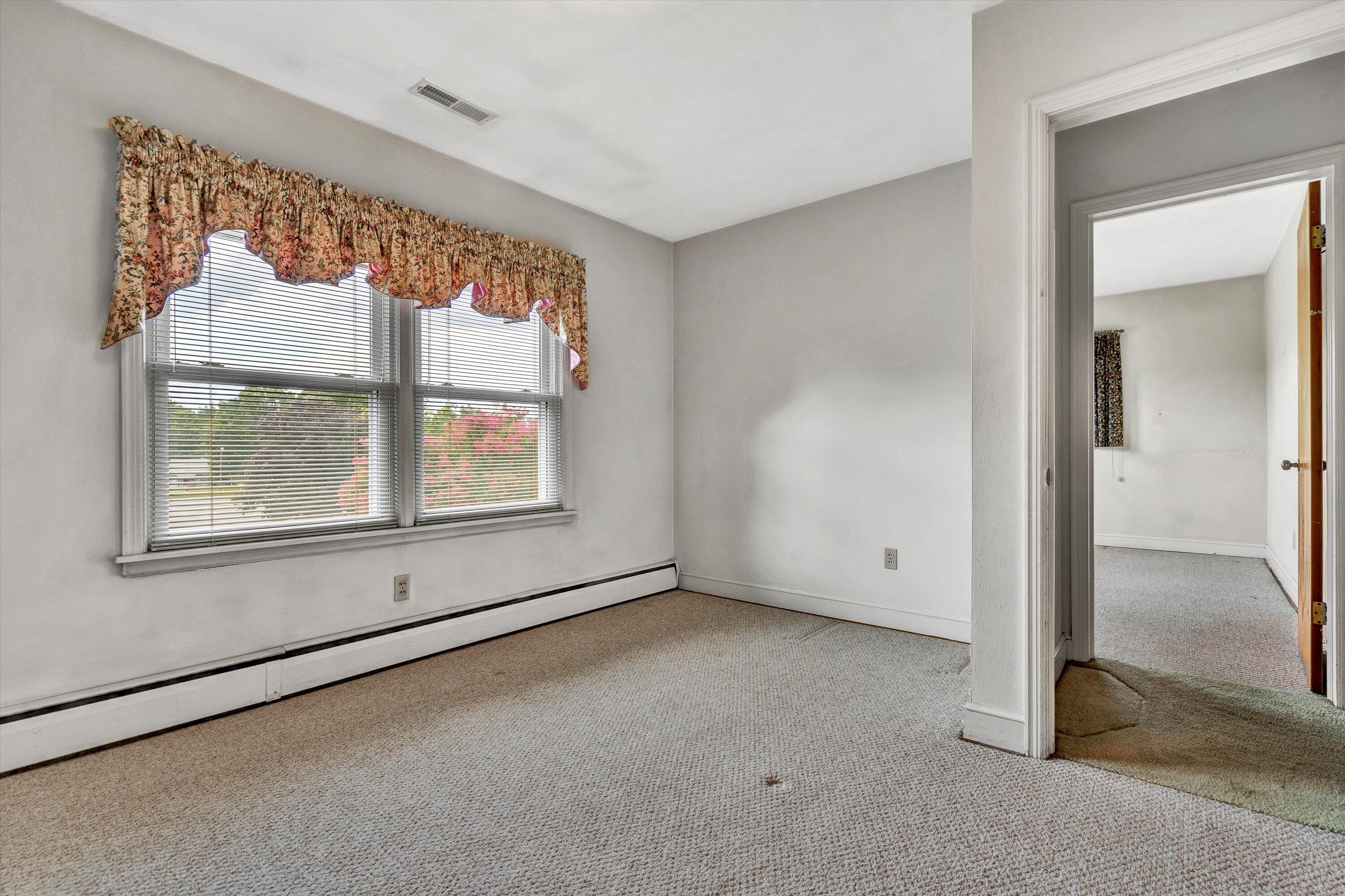 2433 Northminster Road Northwest Roanoke, VA 24012 - Photo 19 of 35 17-DSC04088