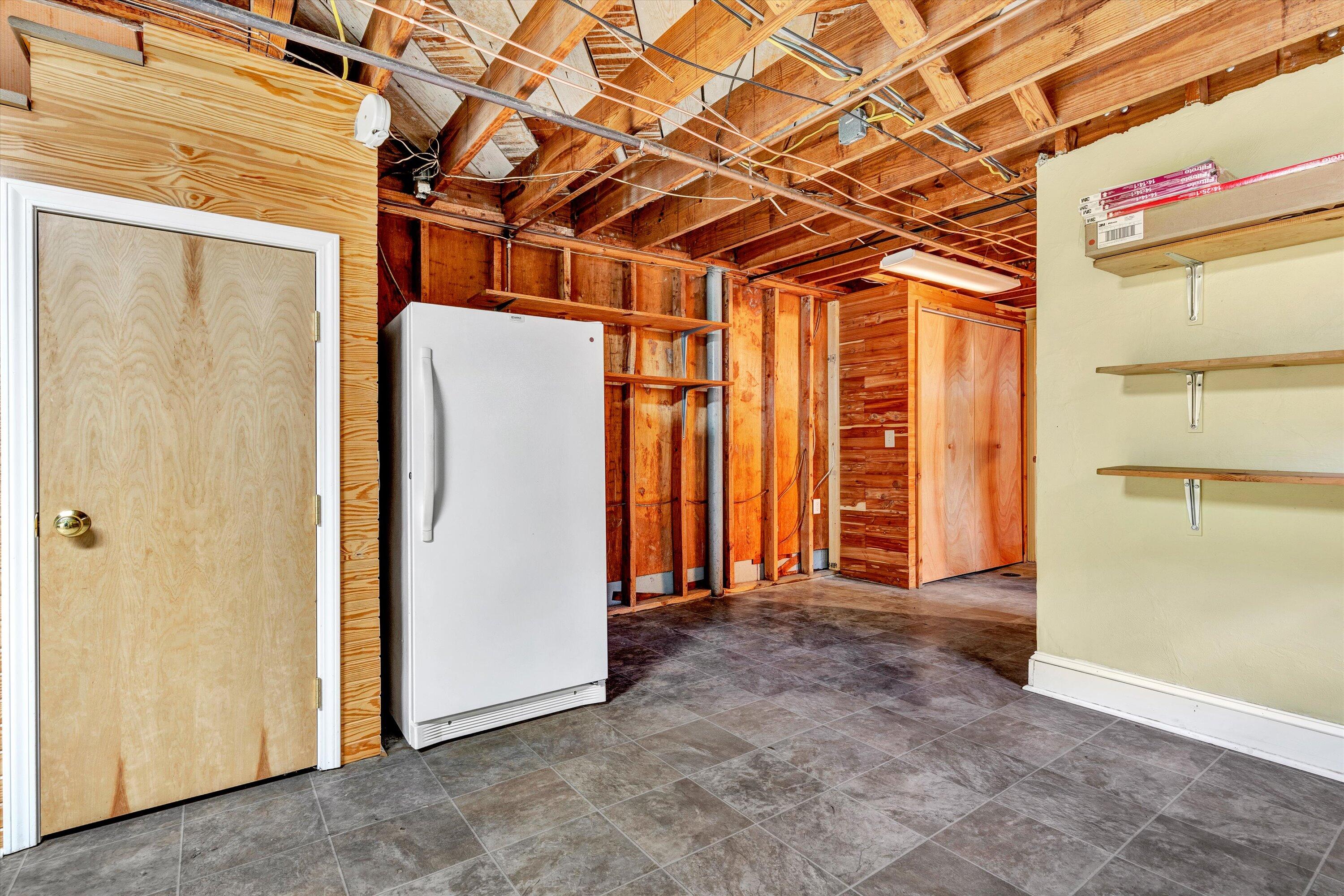 2433 Northminster Road Northwest Roanoke, VA 24012 - Photo 25 of 35 22-DSC04103