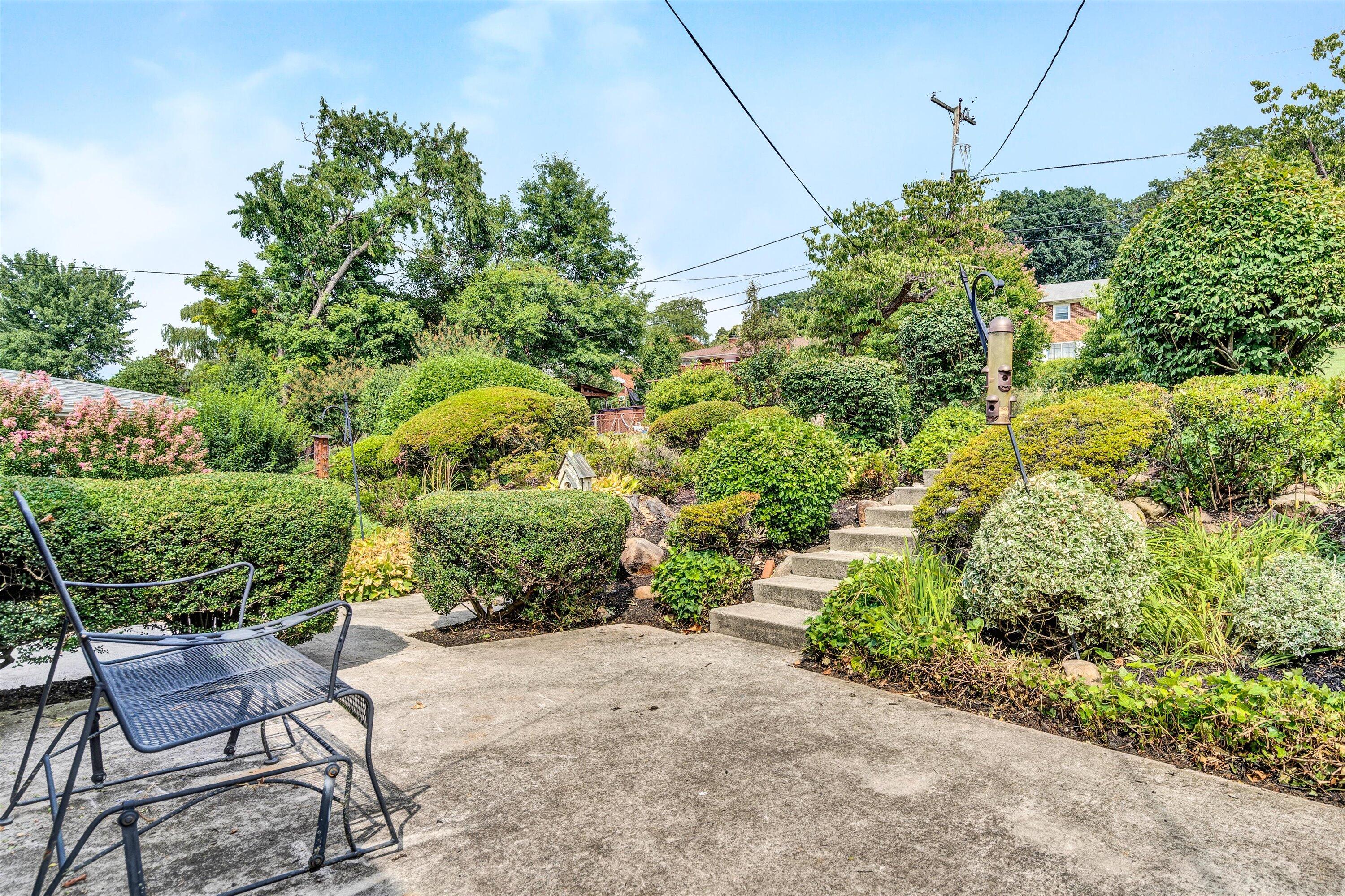 2433 Northminster Road Northwest Roanoke, VA 24012 - Photo 33 of 35 30-DSC04133