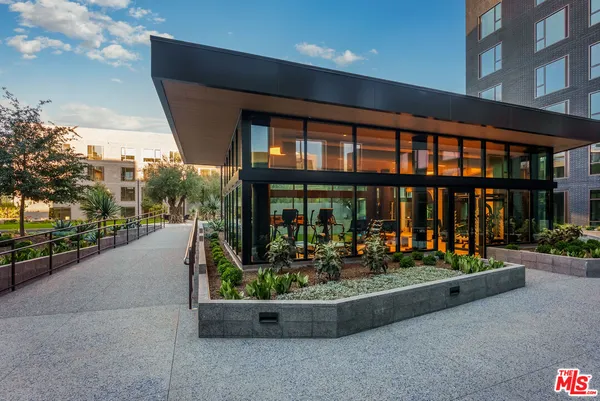 $32,000 | 700 Broadway, Unit PH 801, Santa Monica, CA 90401