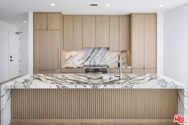 $32,000 | 700 Broadway, Unit PH 801, Santa Monica, CA 90401