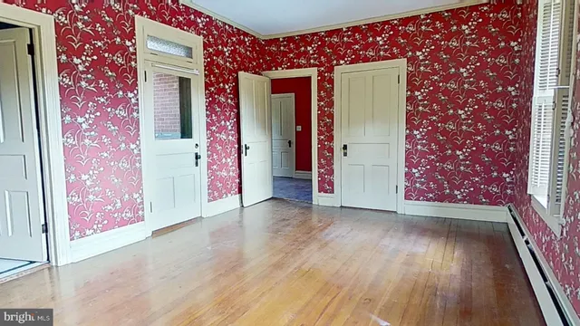 $2,275 | 1447 Park Road, Spring Grove, PA 17362