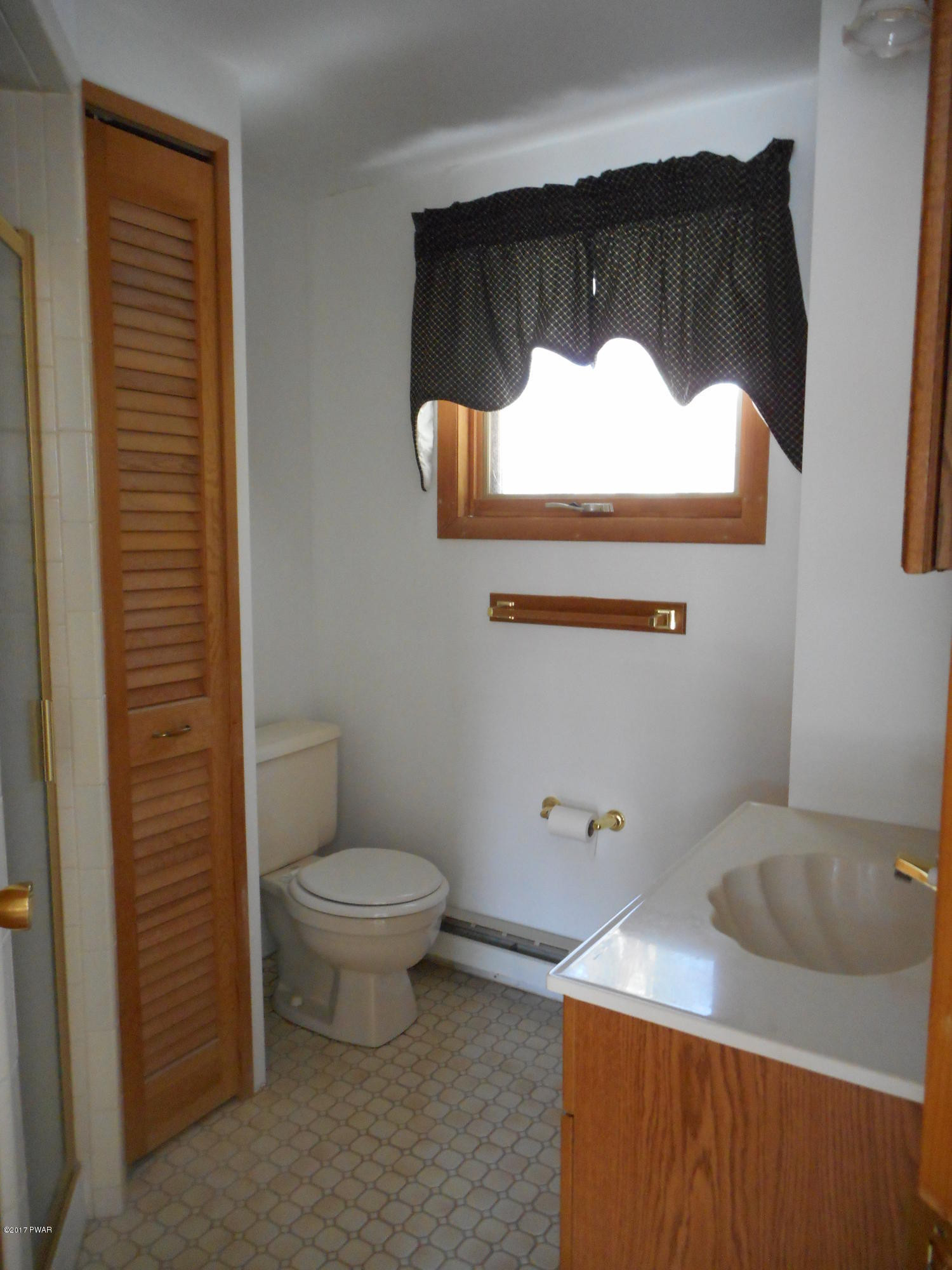 125-127 Kitty Harker Road Dingmans Ferry, PA 18328 - Photo 9 of 16