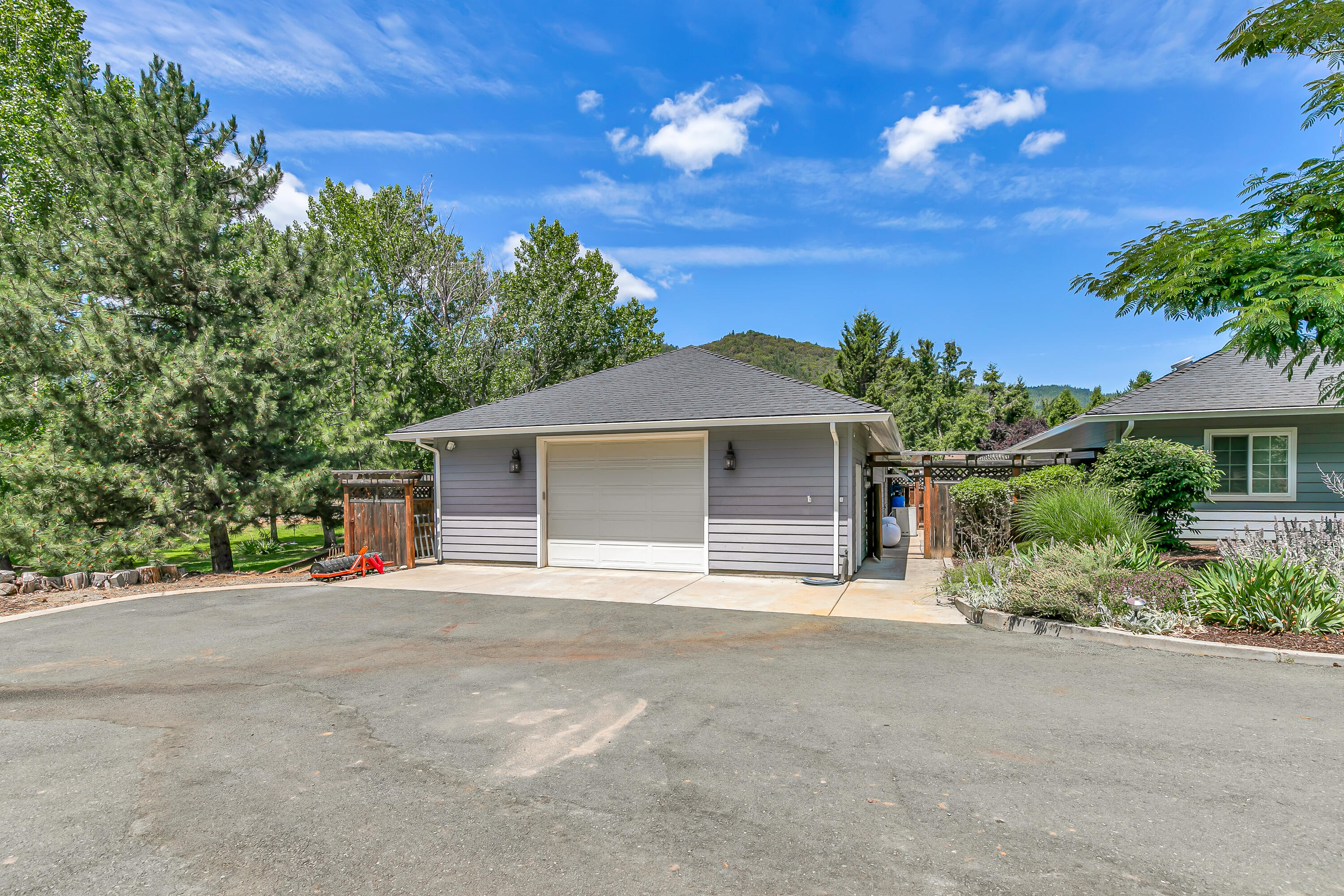 550 Pair A Dice Ranch Road Jacksonville, OR 97530 - Photo 58 of 83 9R9A9254