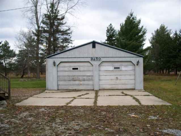 9950 Bryce Road Avoca, MI 48006 - Photo 9 of 14 31034065-8.JPG