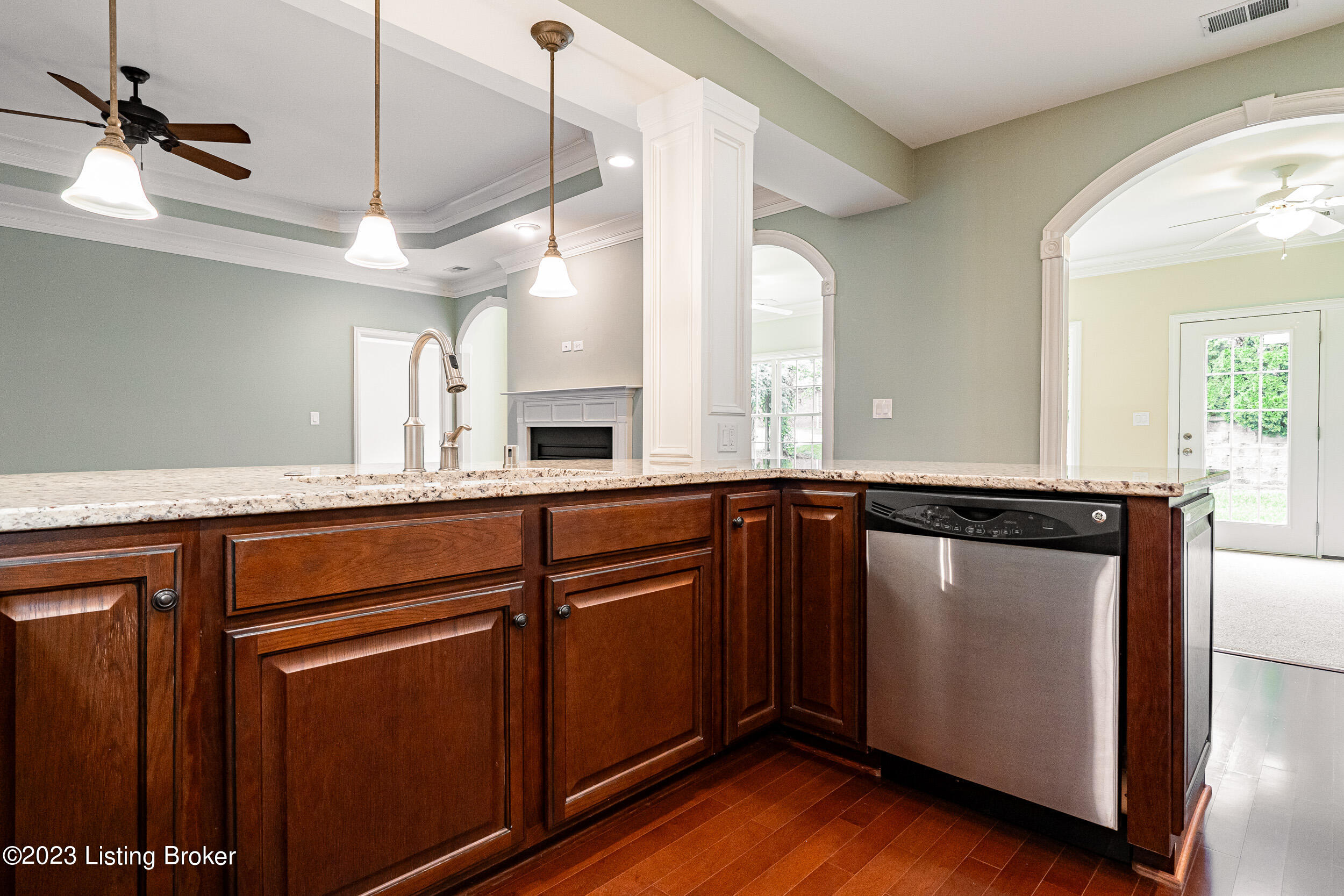 10722 Riva Road Louisville, KY 40223 - Photo 20 of 56 10722 Riva Rd-34