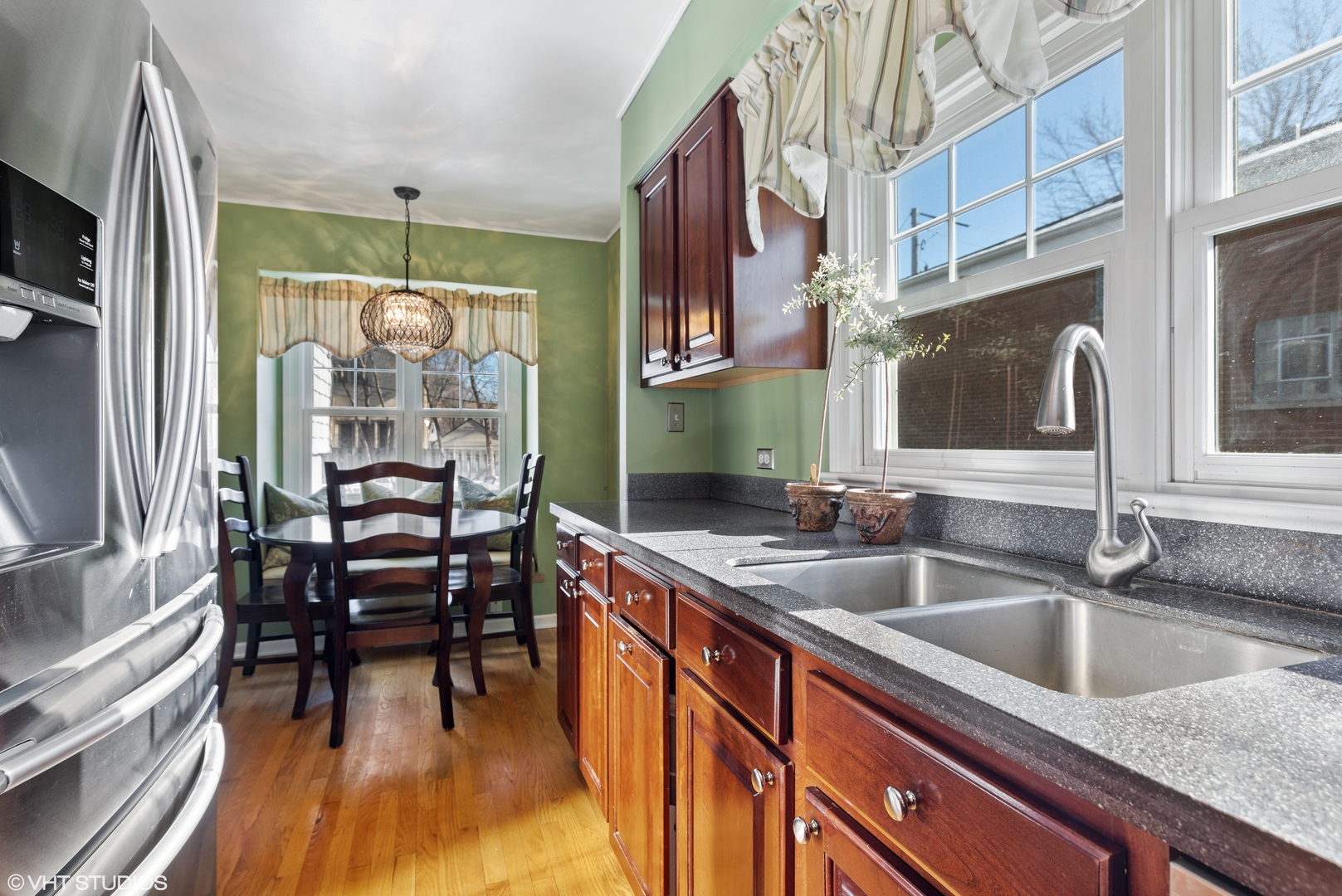 3817 Wolf Road Western Springs, IL 60558 - Photo 3 of 25 Gallery Image 3