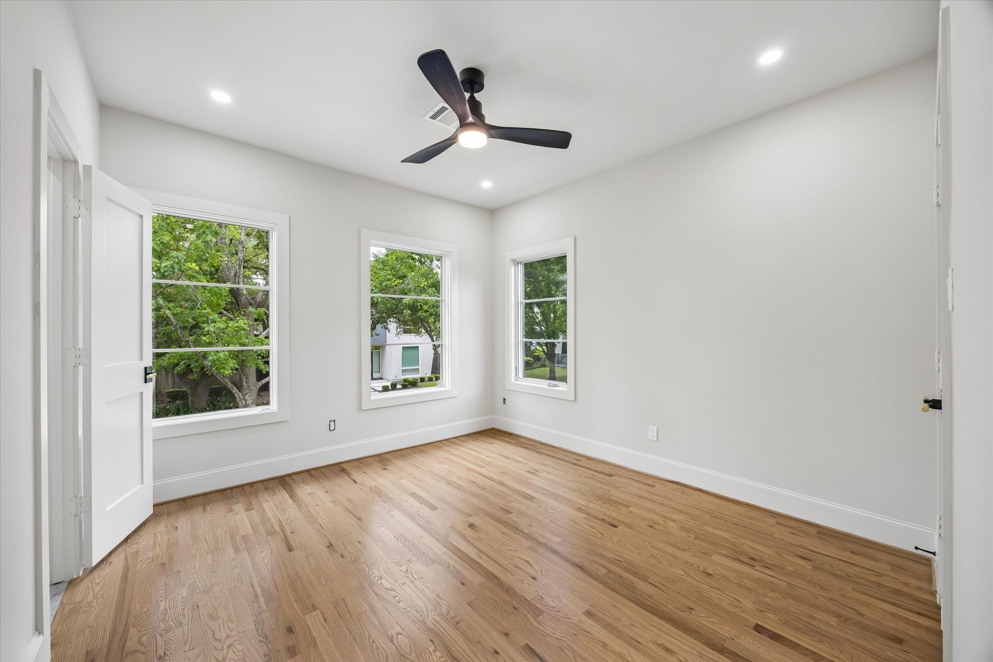 2320 North Boulevard Houston, TX 77098 - Photo 28 of 43