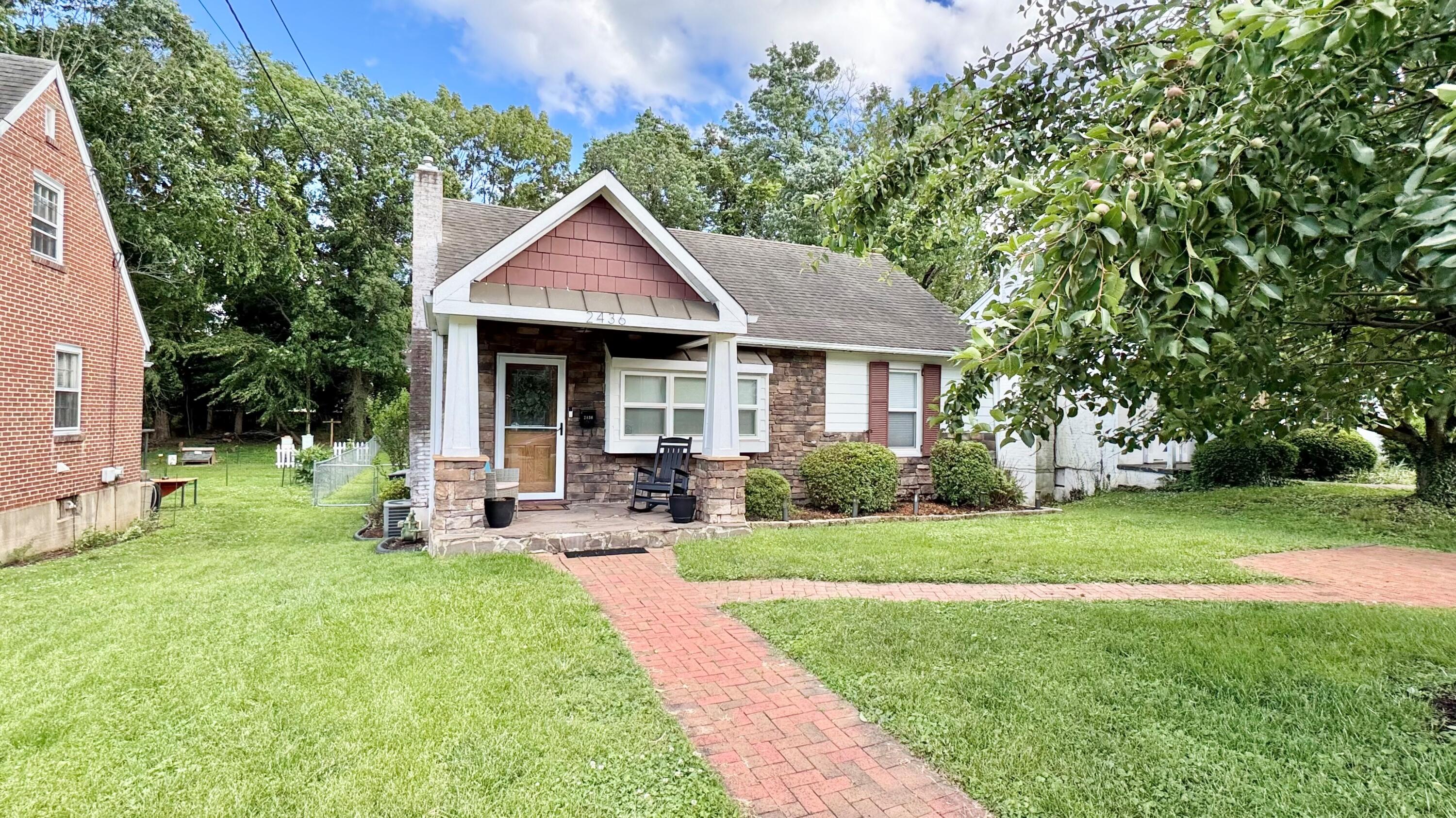2436 Lofton Road Southwest Roanoke, VA 24015 - Photo 1 of 46 Front