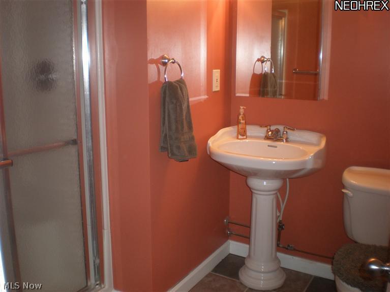 435 North Road Warren, OH 44484 - Photo 13 of 19 Gallery Image 13