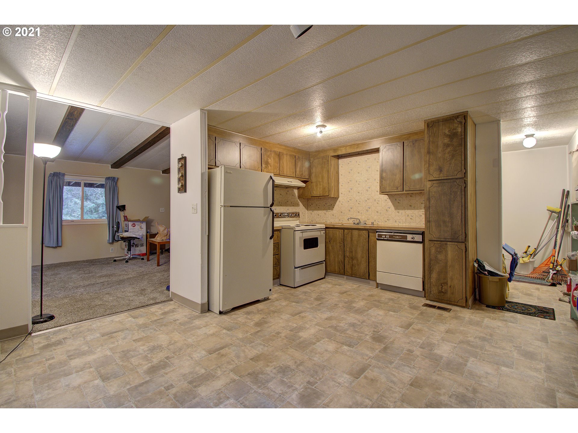 1371 Chapman Road Castle Rock, WA 98611 - Photo 10 of 13 Gallery Image 10