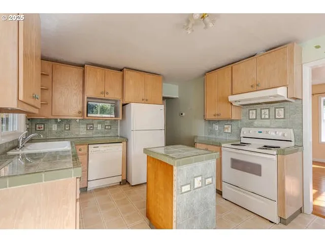 $739,000 | 4101 Northeast Terrace Drive, Newberg, OR 97132