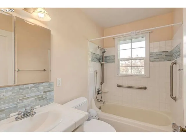 $739,000 | 4101 Northeast Terrace Drive, Newberg, OR 97132