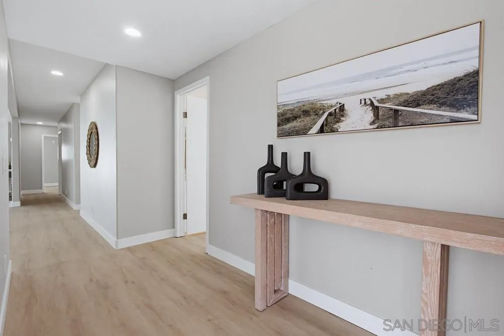 308 Leeann Lane Encinitas, CA 92024 - Photo 7 of 75 Living Room