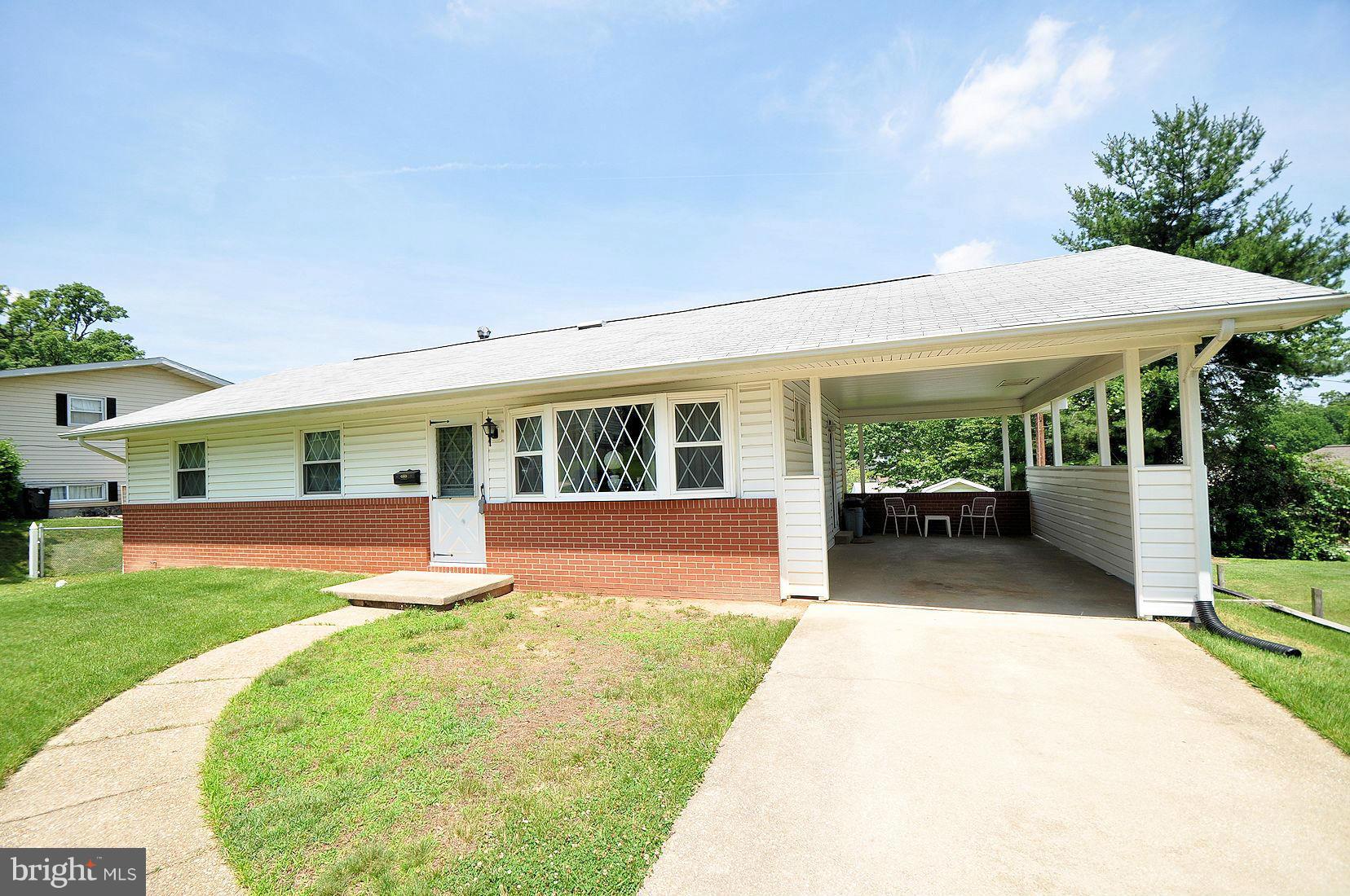 5902 Oakland Road Baltimore, MD 21227 - Photo 1 of 23 Exterior (Front)
