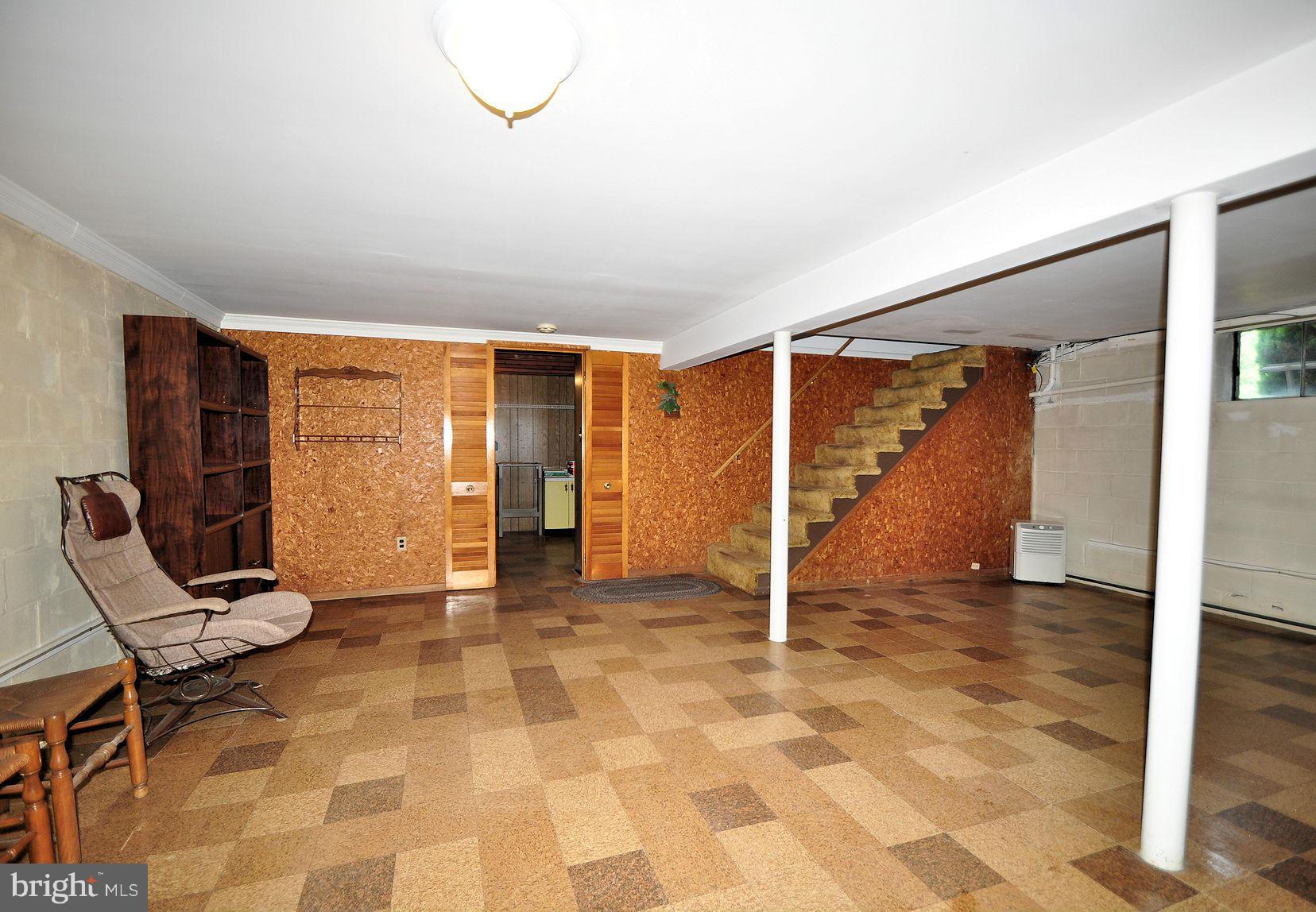 5902 Oakland Road Baltimore, MD 21227 - Photo 20 of 23 Basement