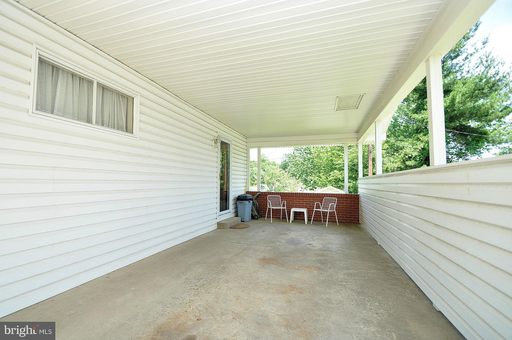 5902 Oakland Road Baltimore, MD 21227 - Photo 3 of 23 Exterior (General)