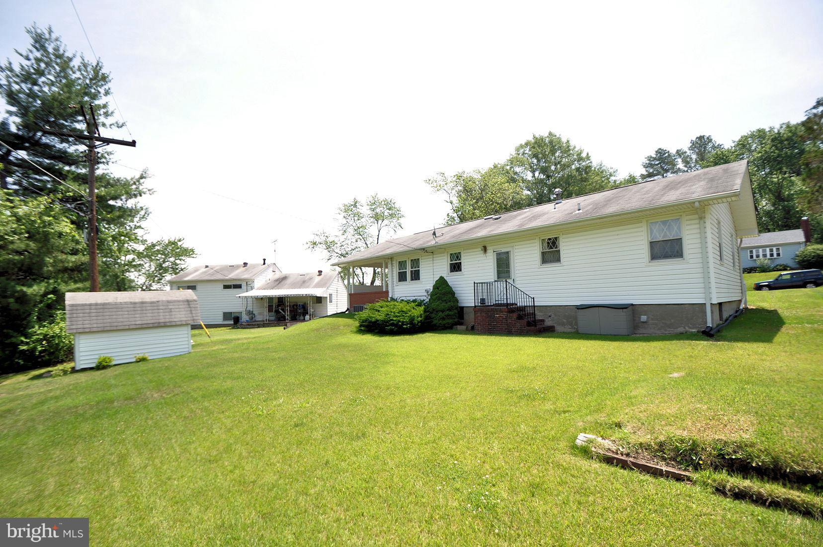 5902 Oakland Road Baltimore, MD 21227 - Photo 4 of 23 Exterior (Rear)