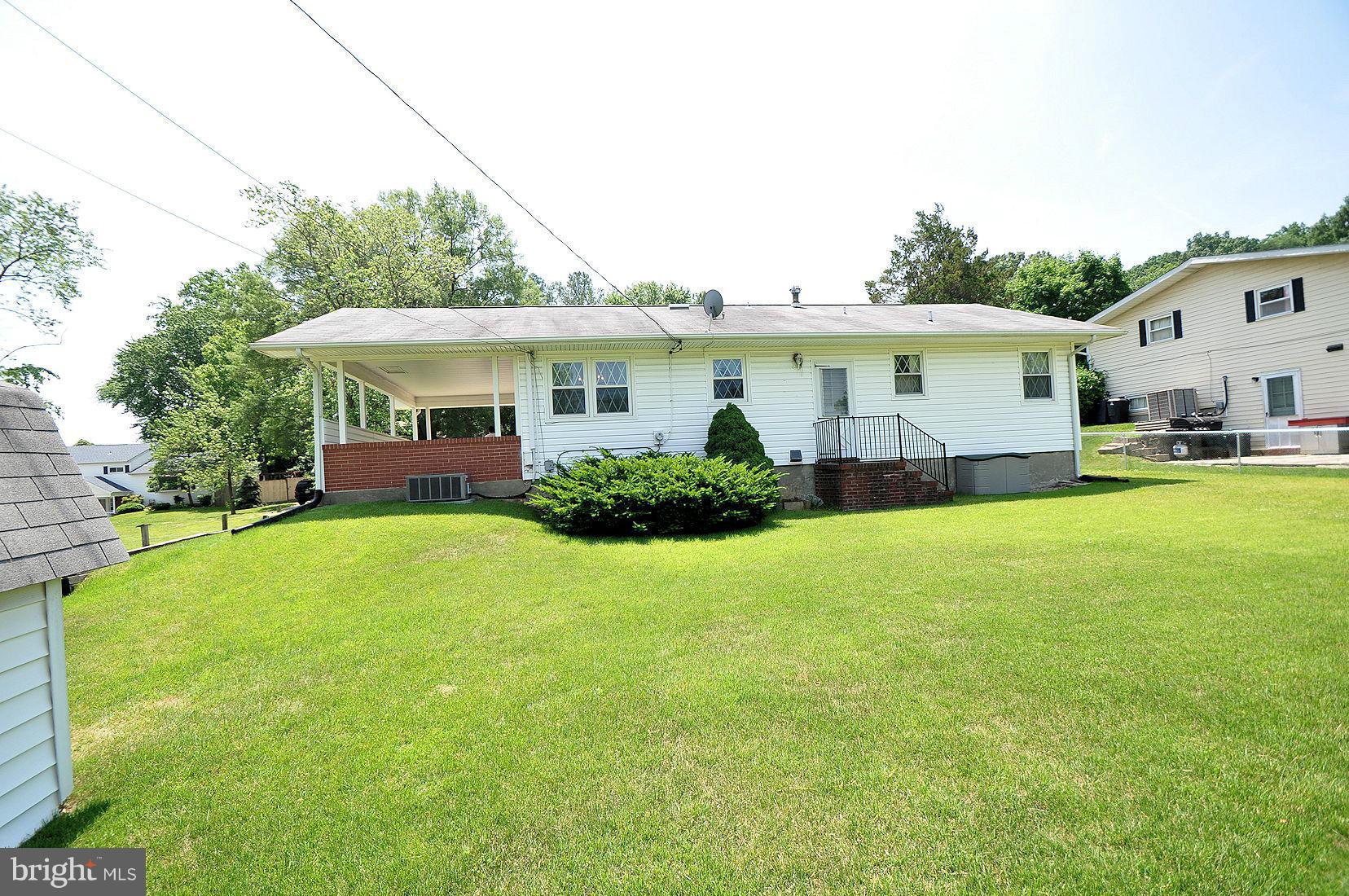 5902 Oakland Road Baltimore, MD 21227 - Photo 5 of 23 Exterior (Rear)