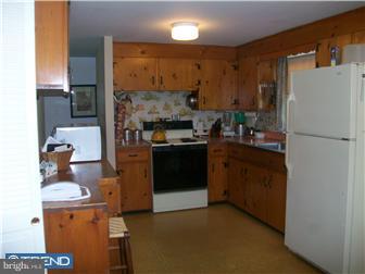 1191 Almshouse Road Warminster, PA 18974 - Photo 4 of 11 Kitchen