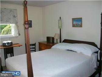 1191 Almshouse Road Warminster, PA 18974 - Photo 6 of 11 Bedroom - Main