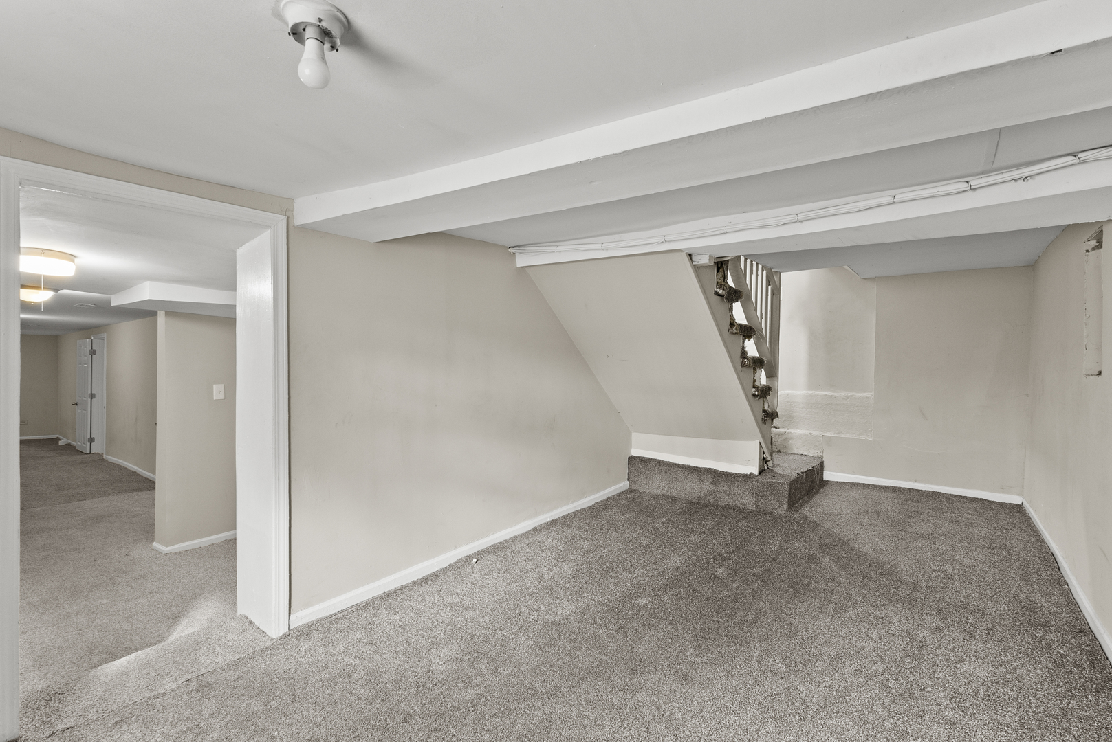 503 West 81st Street Chicago, IL 60620 - Photo 18 of 29 an empty room with a empty space