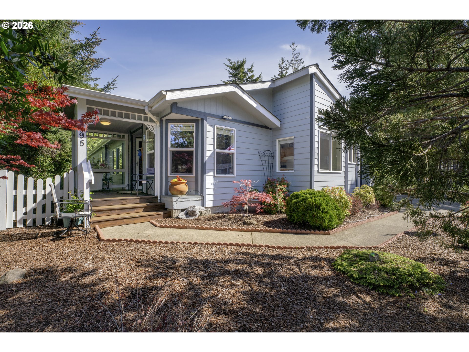 495 Sherwood Loop Florence, OR 97439 - Photo 2 of 47