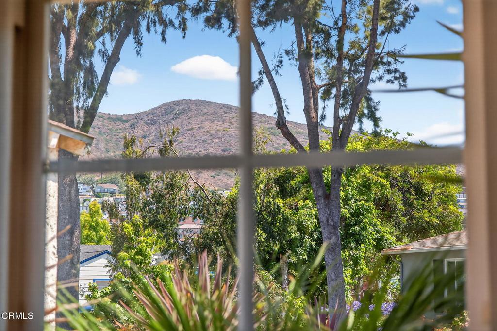 2418 Lexington Drive Ventura, CA 93003 - Photo 16 of 36 a view of a yard