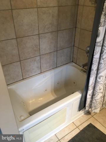 4262 Lynhurst Road Baltimore, MD 21222 - Photo 20 of 30 Jacuzzi/Jetted Bathtub - Hall Bathroom