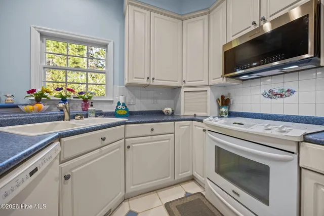 $500,000 | 303 Seascape Drive, Sneads Ferry, NC 28460