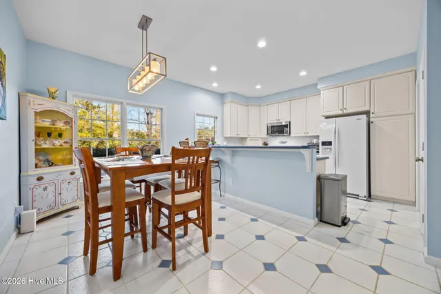 $500,000 | 303 Seascape Drive, Sneads Ferry, NC 28460