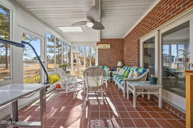 $500,000 | 303 Seascape Drive, Sneads Ferry, NC 28460