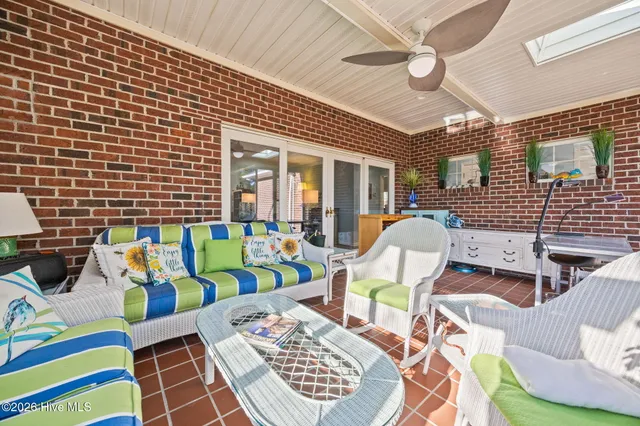 $500,000 | 303 Seascape Drive, Sneads Ferry, NC 28460