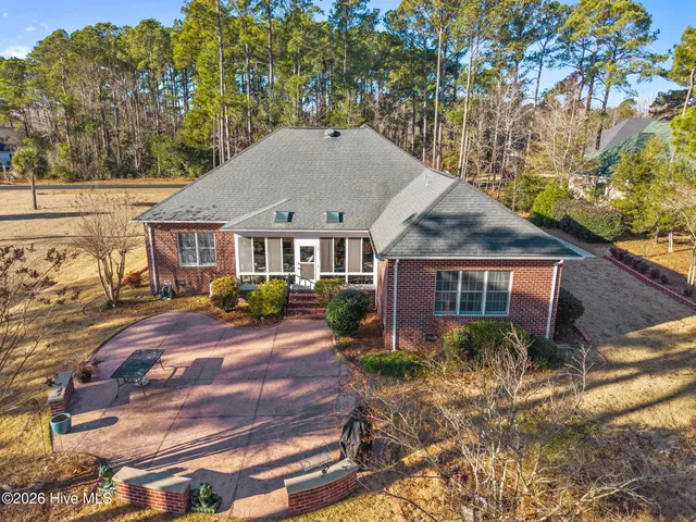 $500,000 | 303 Seascape Drive, Sneads Ferry, NC 28460