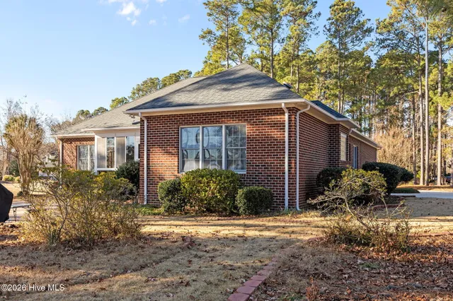 $500,000 | 303 Seascape Drive, Sneads Ferry, NC 28460