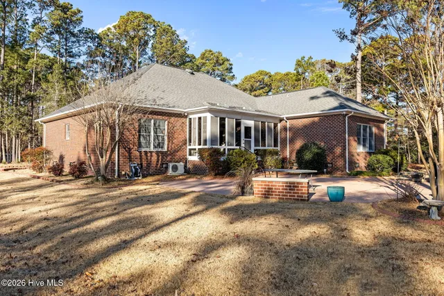 $500,000 | 303 Seascape Drive, Sneads Ferry, NC 28460