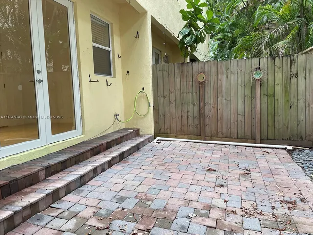 $3,900 | 2845 Coconut Avenue, Unit 1, Coconut Grove, FL 33133