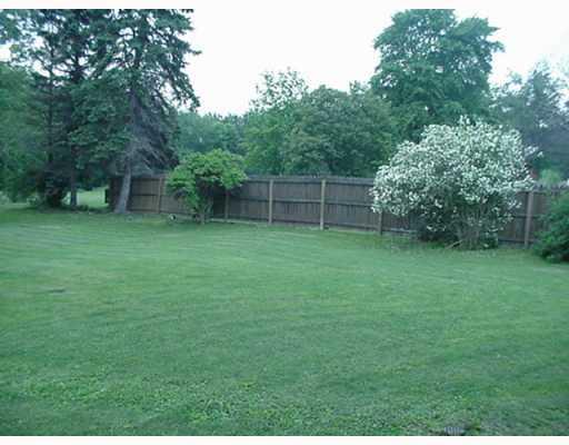 3926 Shepard Road Gibsonia, PA 15044 - Photo 5 of 14 Yard/Garden. Fence along side of rear yard