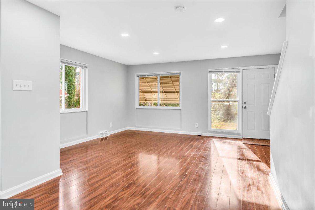 925 Owens Road Oxon Hill, MD 20745 - Photo 10 of 23 Gallery Image 10
