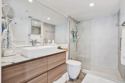 $990,000 | 1 Century Lane, Unit 510, Miami Beach, FL 33139