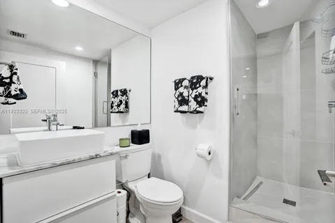 $990,000 | 1 Century Lane, Unit 510, Miami Beach, FL 33139