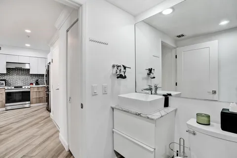 $990,000 | 1 Century Lane, Unit 510, Miami Beach, FL 33139