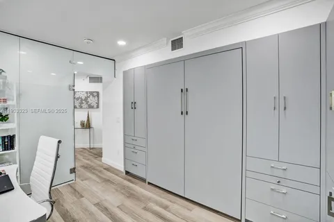 $990,000 | 1 Century Lane, Unit 510, Miami Beach, FL 33139