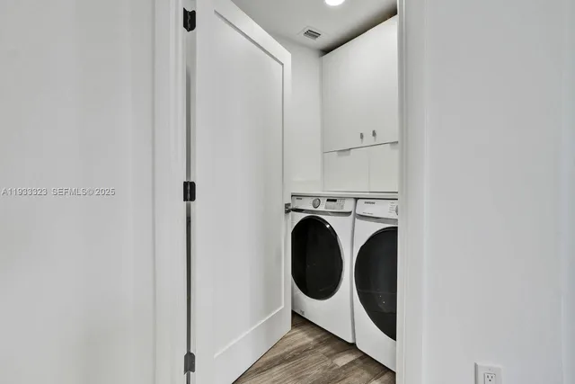 $990,000 | 1 Century Lane, Unit 510, Miami Beach, FL 33139