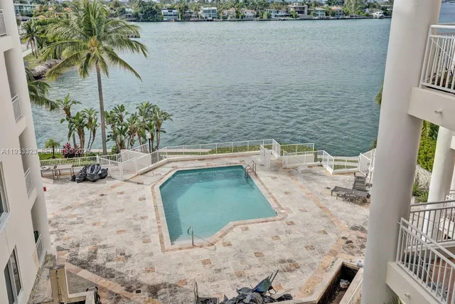 $990,000 | 1 Century Lane, Unit 510, Miami Beach, FL 33139