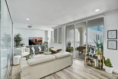 $990,000 | 1 Century Lane, Unit 510, Miami Beach, FL 33139